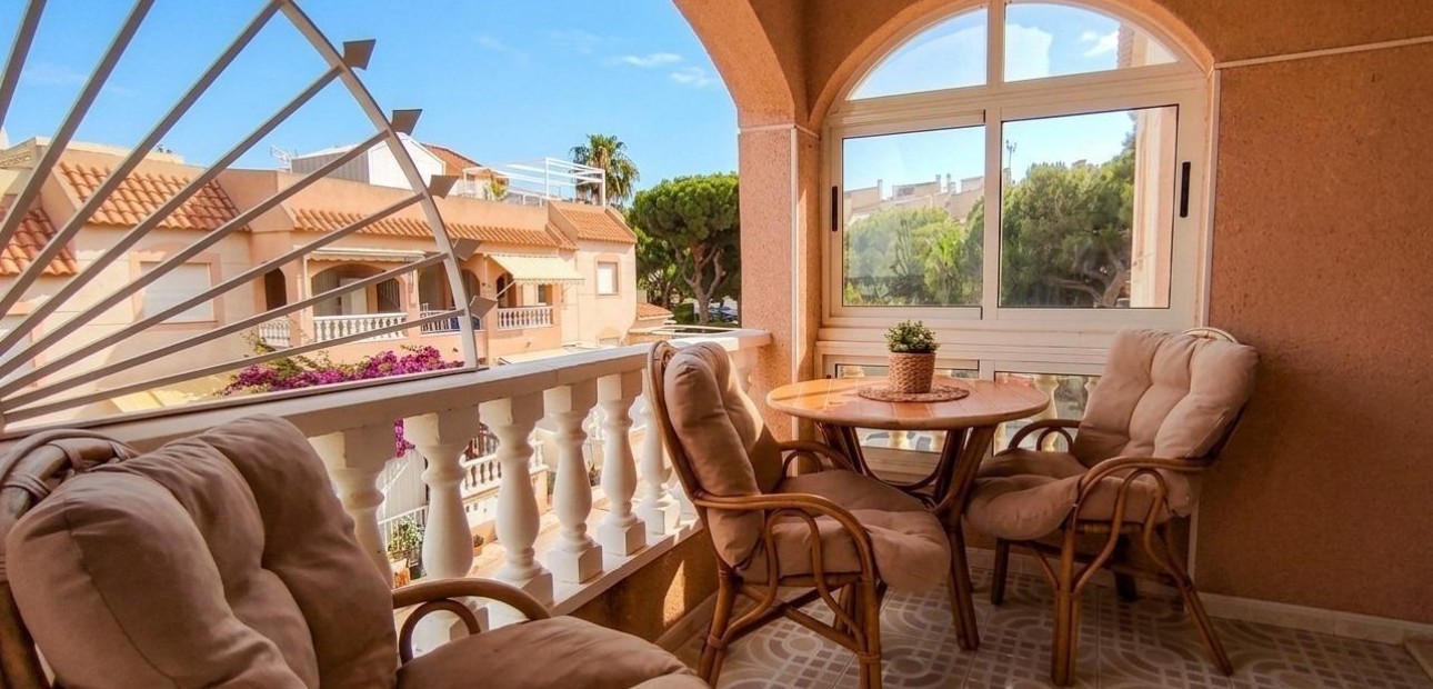 Sale - Bungalow -
Torrevieja - Los balcones