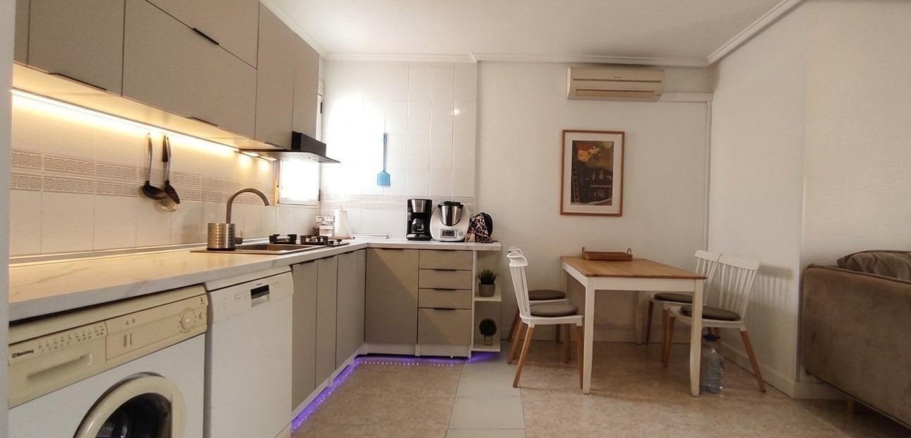 Sale - Bungalow -
Torrevieja - Los balcones