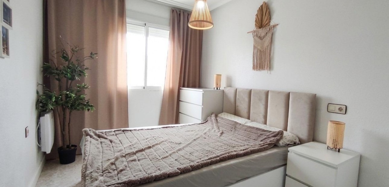 Sale - Bungalow -
Torrevieja - Los balcones