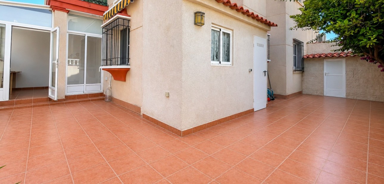 Herverkoop - Bungalow -
Orihuela Costa - Playa Flamenca