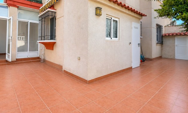 Herverkoop - Bungalow -
Orihuela Costa - Playa Flamenca