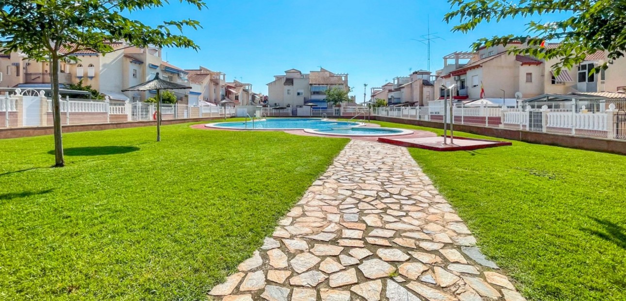 Herverkoop - Bungalow -
Orihuela Costa - Playa Flamenca