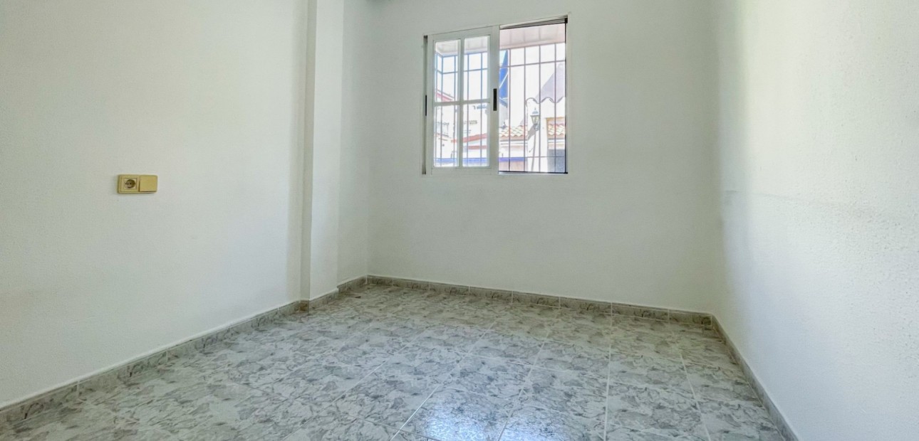 Herverkoop - Bungalow -
Orihuela Costa - Playa Flamenca
