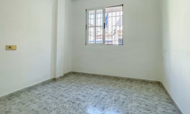 Herverkoop - Bungalow -
Orihuela Costa - Playa Flamenca