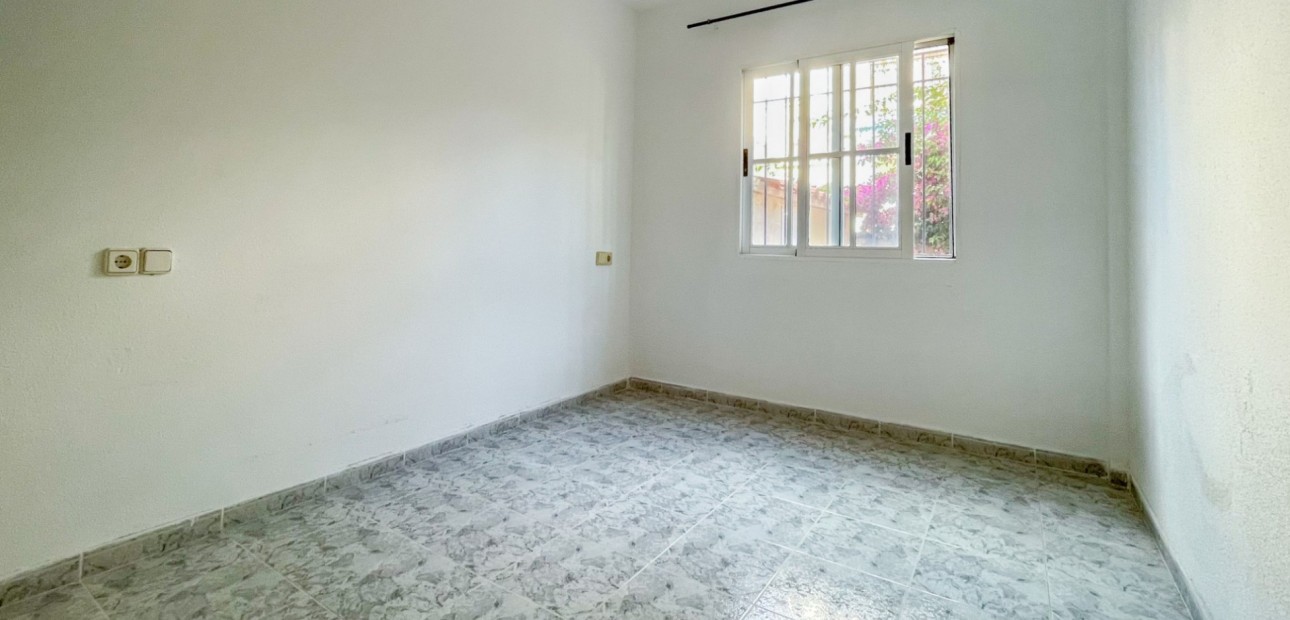 Herverkoop - Bungalow -
Orihuela Costa - Playa Flamenca