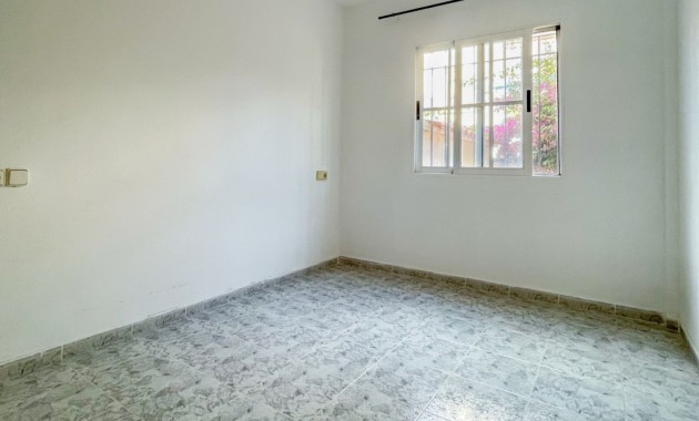 Herverkoop - Bungalow -
Orihuela Costa - Playa Flamenca