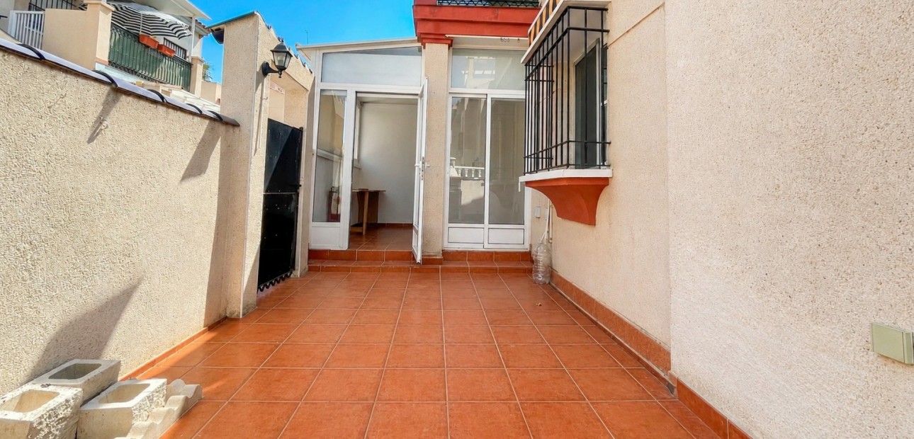 Herverkoop - Bungalow -
Orihuela Costa - Playa Flamenca