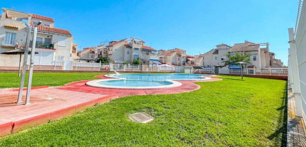 Herverkoop - Bungalow -
Orihuela Costa - Playa Flamenca