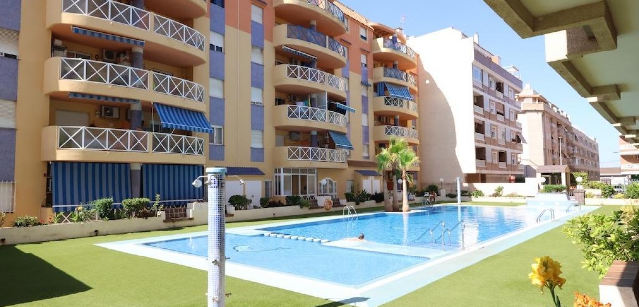 Venta - Apartamento / piso -
Torrevieja - Centro
