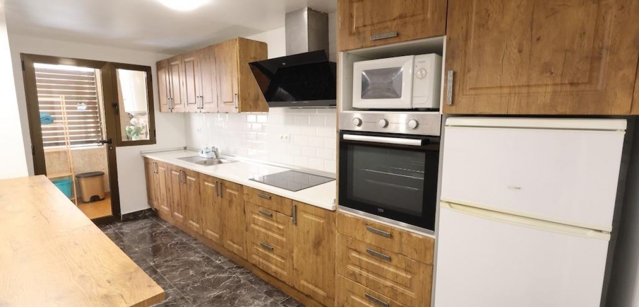 Venta - Apartamento / piso -
Torrevieja - Centro