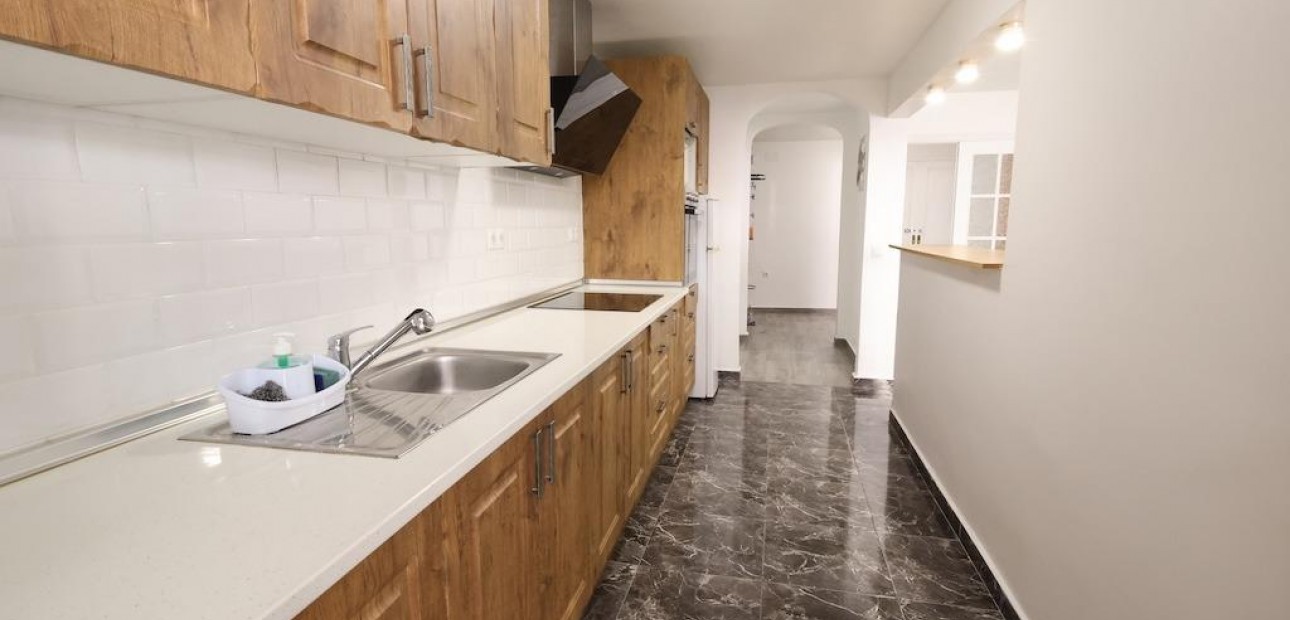 Venta - Apartamento / piso -
Torrevieja - Centro