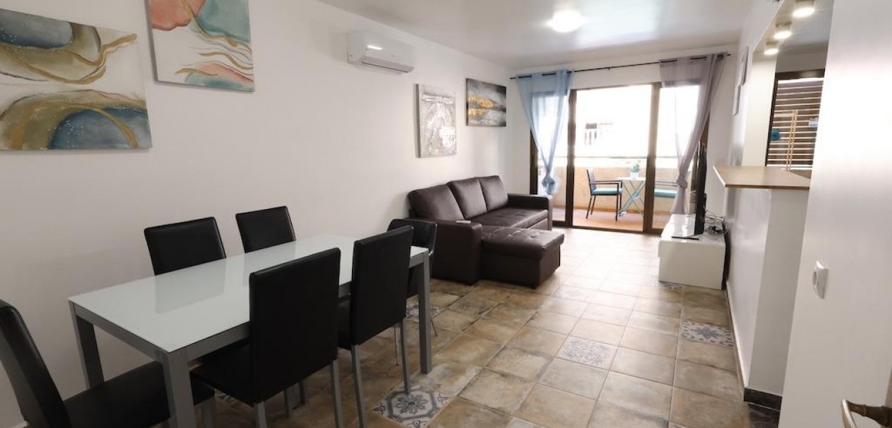 Venta - Apartamento / piso -
Torrevieja - Centro