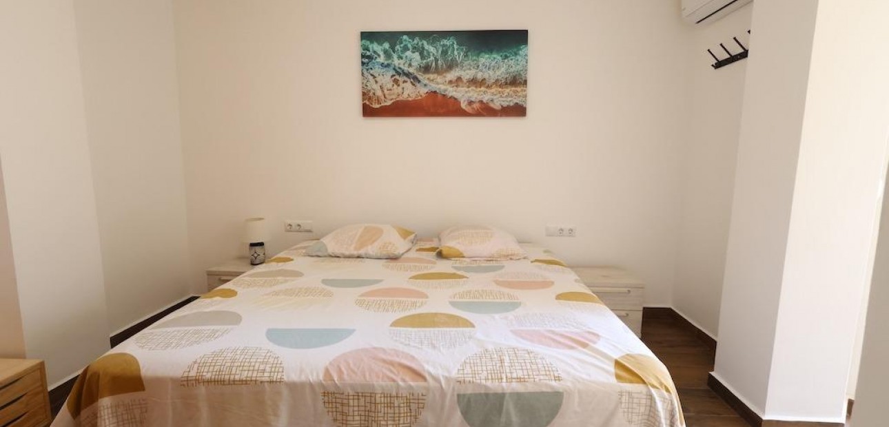 Venta - Apartamento / piso -
Torrevieja - Centro