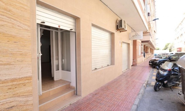 Venta - Commercial Unit -
Torrevieja - Centro