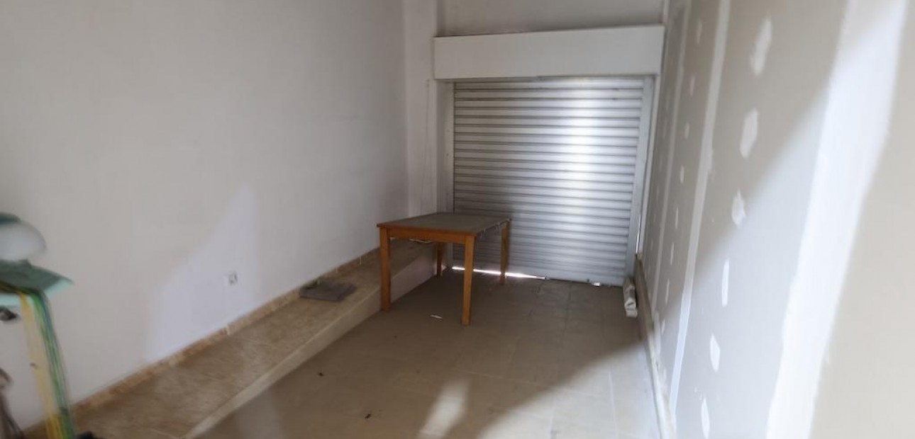 Venta - Commercial Unit -
Torrevieja - Centro