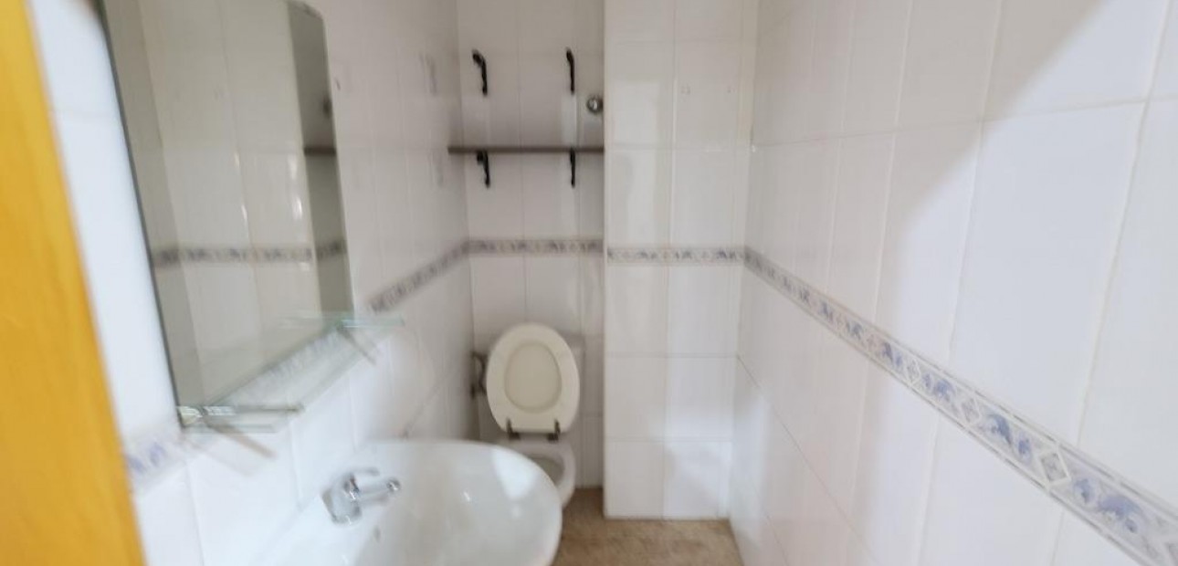 Venta - Commercial Unit -
Torrevieja - Centro