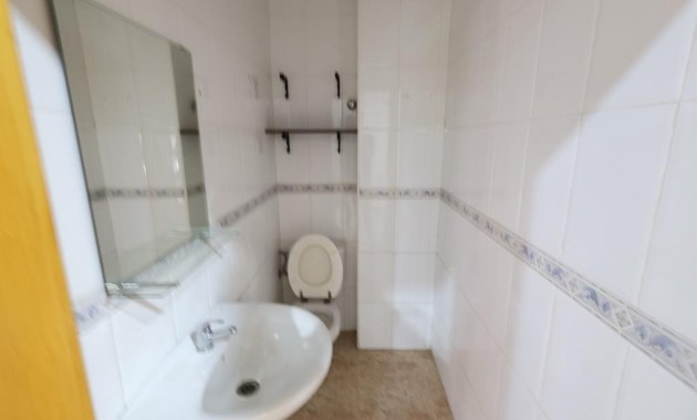 Venta - Commercial Unit -
Torrevieja - Centro