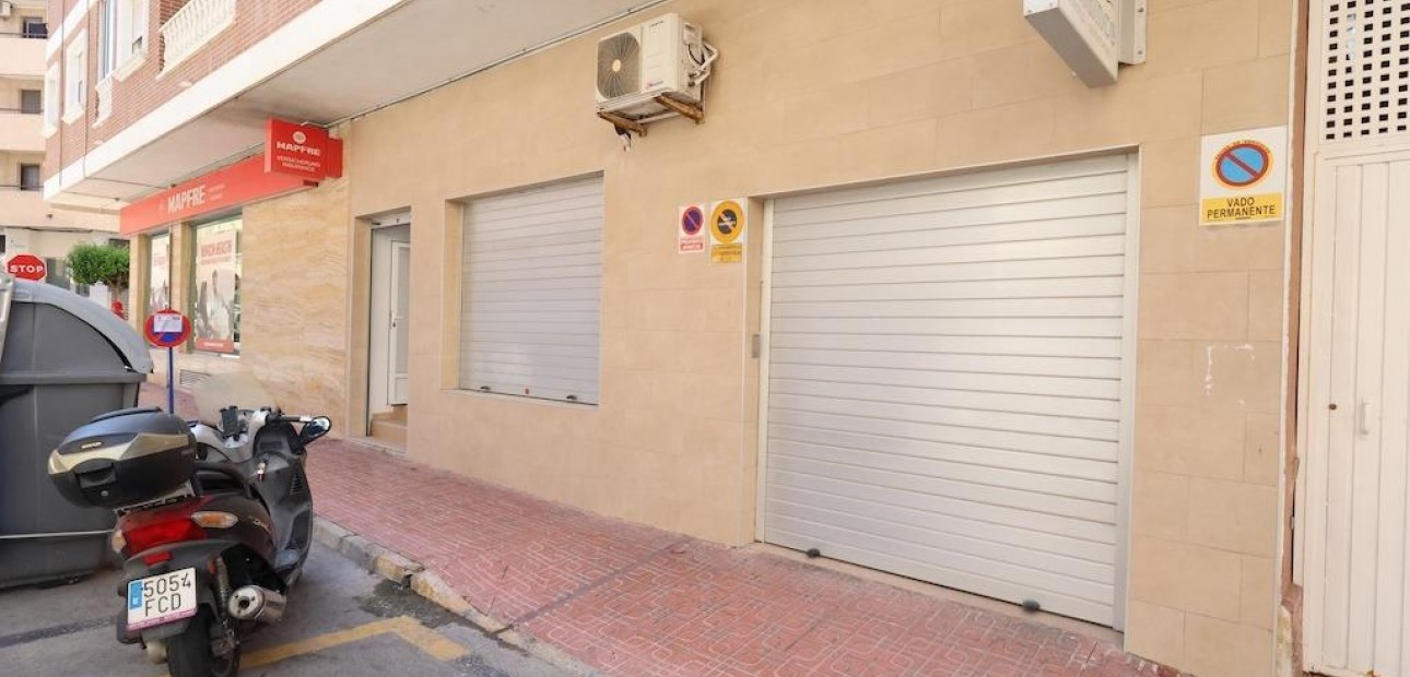 Venta - Commercial Unit -
Torrevieja - Centro
