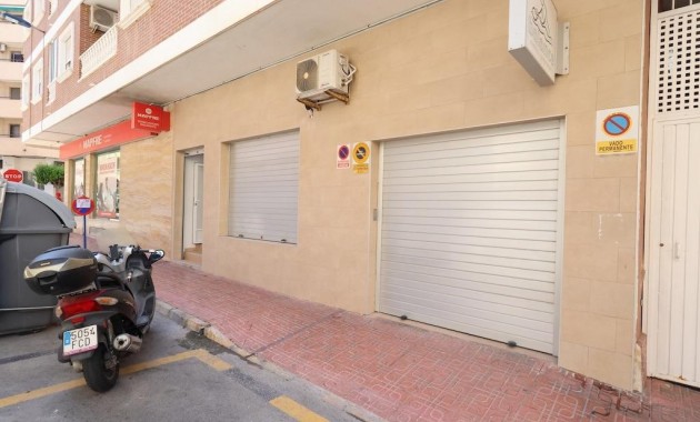 Venta - Commercial Unit -
Torrevieja - Centro