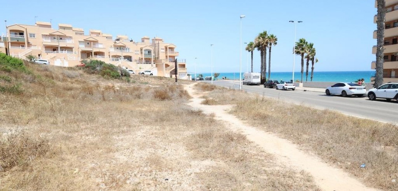 Venta - Parcela / Terreno -
Torrevieja - Cabo cervera