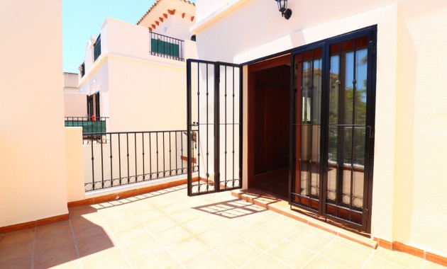 Venta - Semi Detached Villa -
Algorfa - La Finca Golf Resort