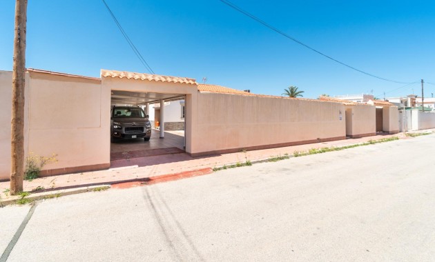 Herverkoop - Villa -
Torrevieja - Torreta florida