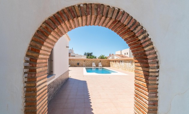 Herverkoop - Villa -
Torrevieja - Torreta florida