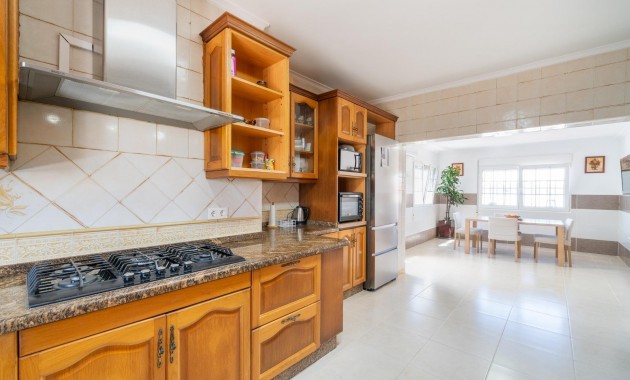 Herverkoop - Villa -
Torrevieja - Torreta florida