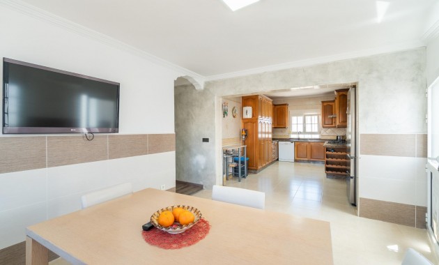 Herverkoop - Villa -
Torrevieja - Torreta florida