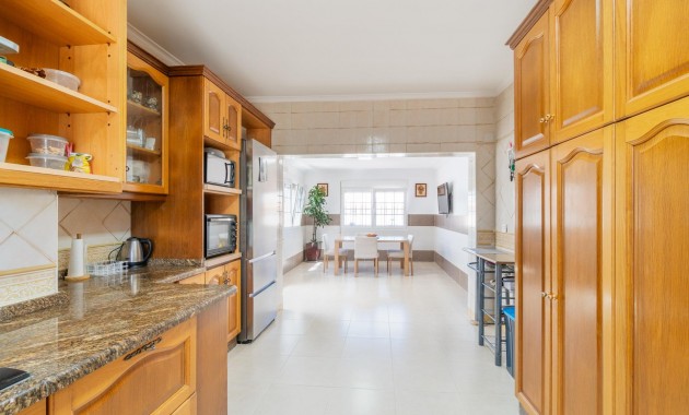 Herverkoop - Villa -
Torrevieja - Torreta florida