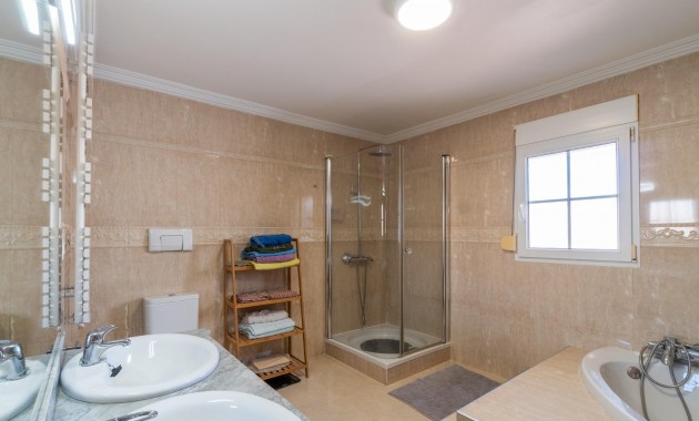 Herverkoop - Villa -
Torrevieja - Torreta florida