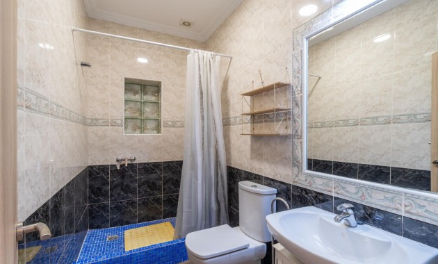 Herverkoop - Villa -
Torrevieja - Torreta florida