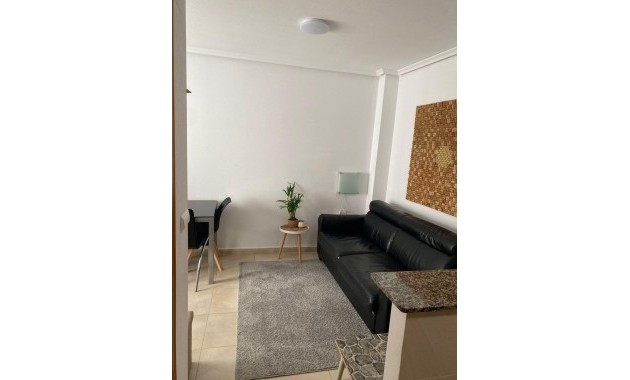 Sale - Apartment / flat -
Torrevieja - Centro