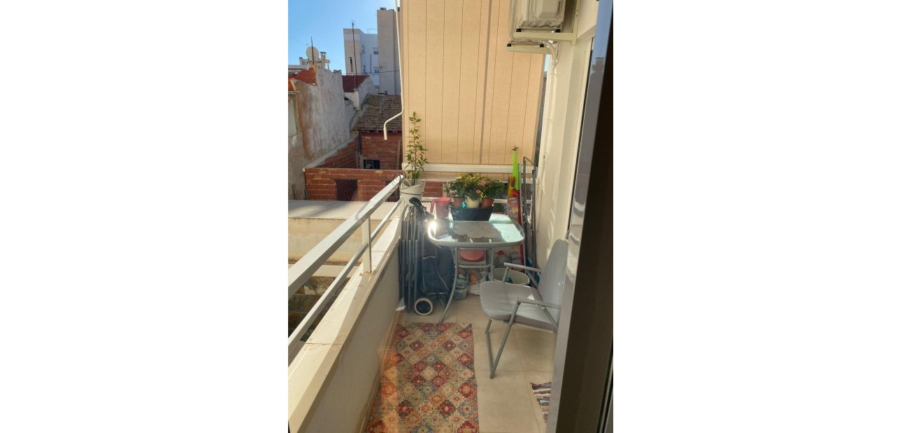 Sale - Apartment / flat -
Torrevieja - Centro