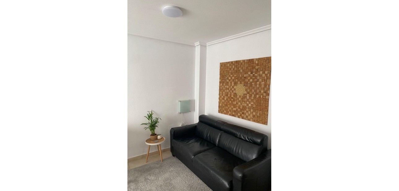 Sale - Apartment / flat -
Torrevieja - Centro