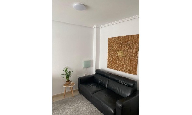 Sale - Apartment / flat -
Torrevieja - Centro