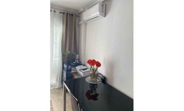 Sale - Apartment / flat -
Torrevieja - Centro