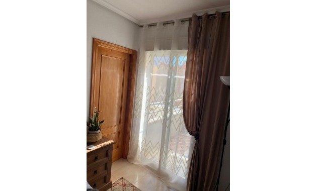 Sale - Apartment / flat -
Torrevieja - Centro