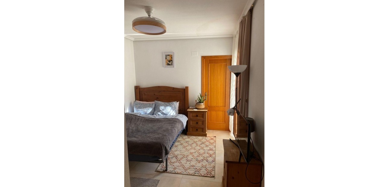 Sale - Apartment / flat -
Torrevieja - Centro