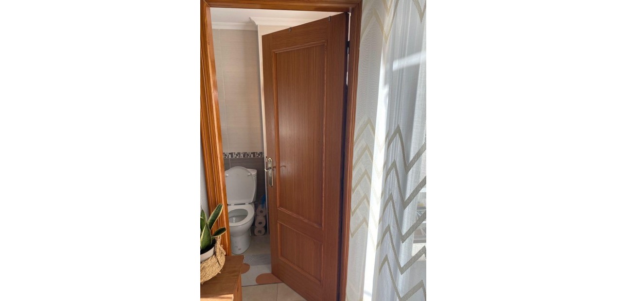 Sale - Apartment / flat -
Torrevieja - Centro