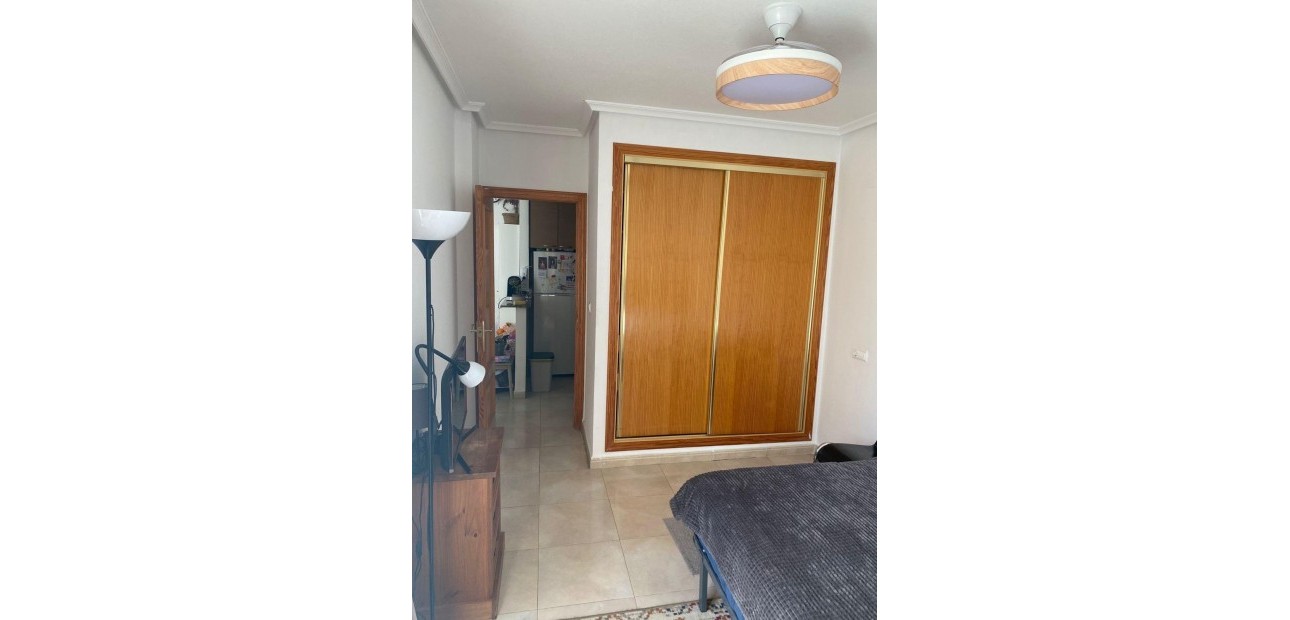 Sale - Apartment / flat -
Torrevieja - Centro