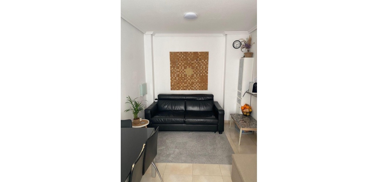 Sale - Apartment / flat -
Torrevieja - Centro