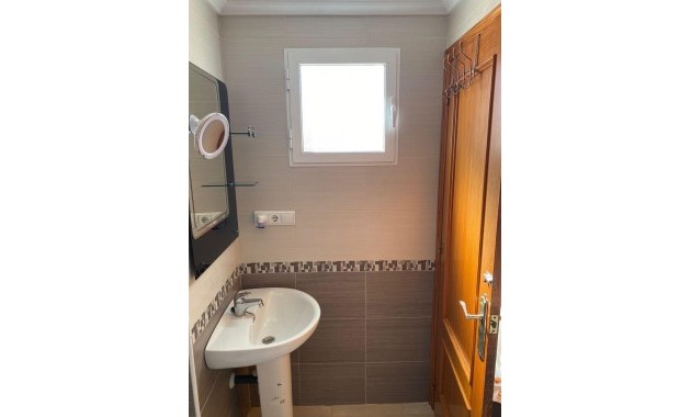 Sale - Apartment / flat -
Torrevieja - Centro