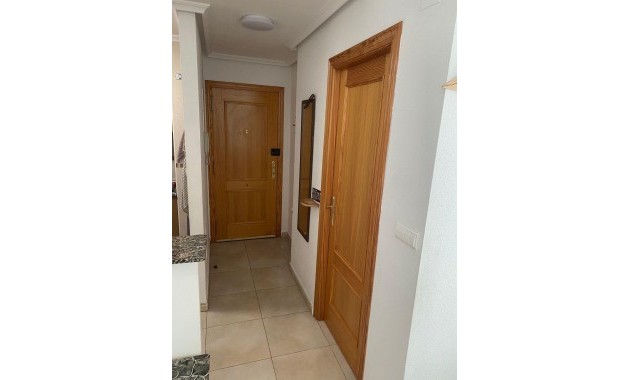 Sale - Apartment / flat -
Torrevieja - Centro