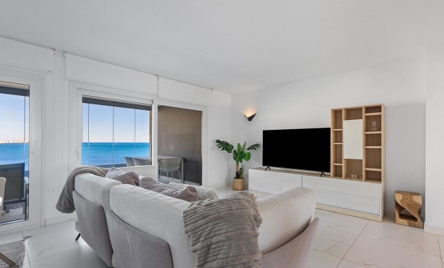 Sale - Apartment / flat -
Torrevieja - Punta Prima