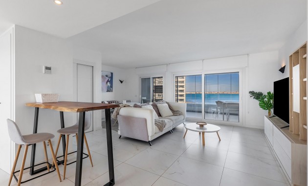 Sale - Apartment / flat -
Torrevieja - Punta Prima