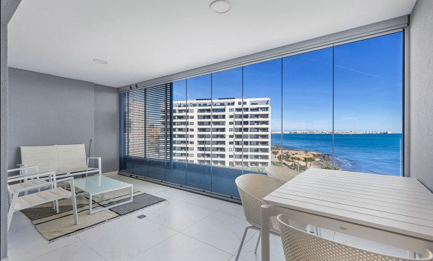 Sale - Apartment / flat -
Torrevieja - Punta Prima