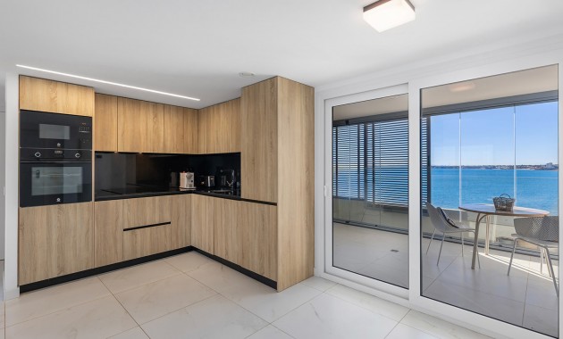 Sale - Apartment / flat -
Torrevieja - Punta Prima