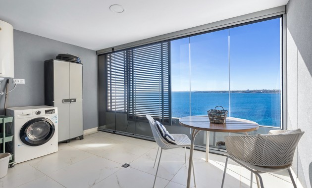 Sale - Apartment / flat -
Torrevieja - Punta Prima