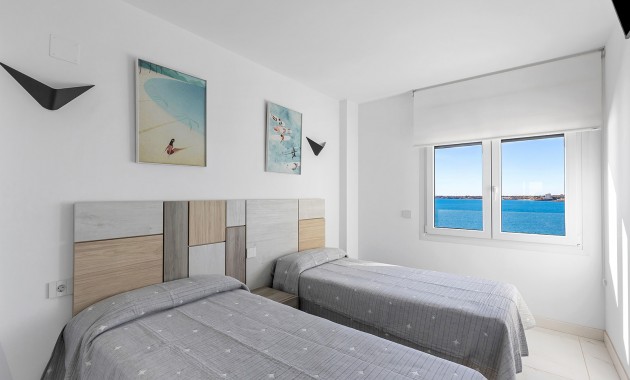 Sale - Apartment / flat -
Torrevieja - Punta Prima